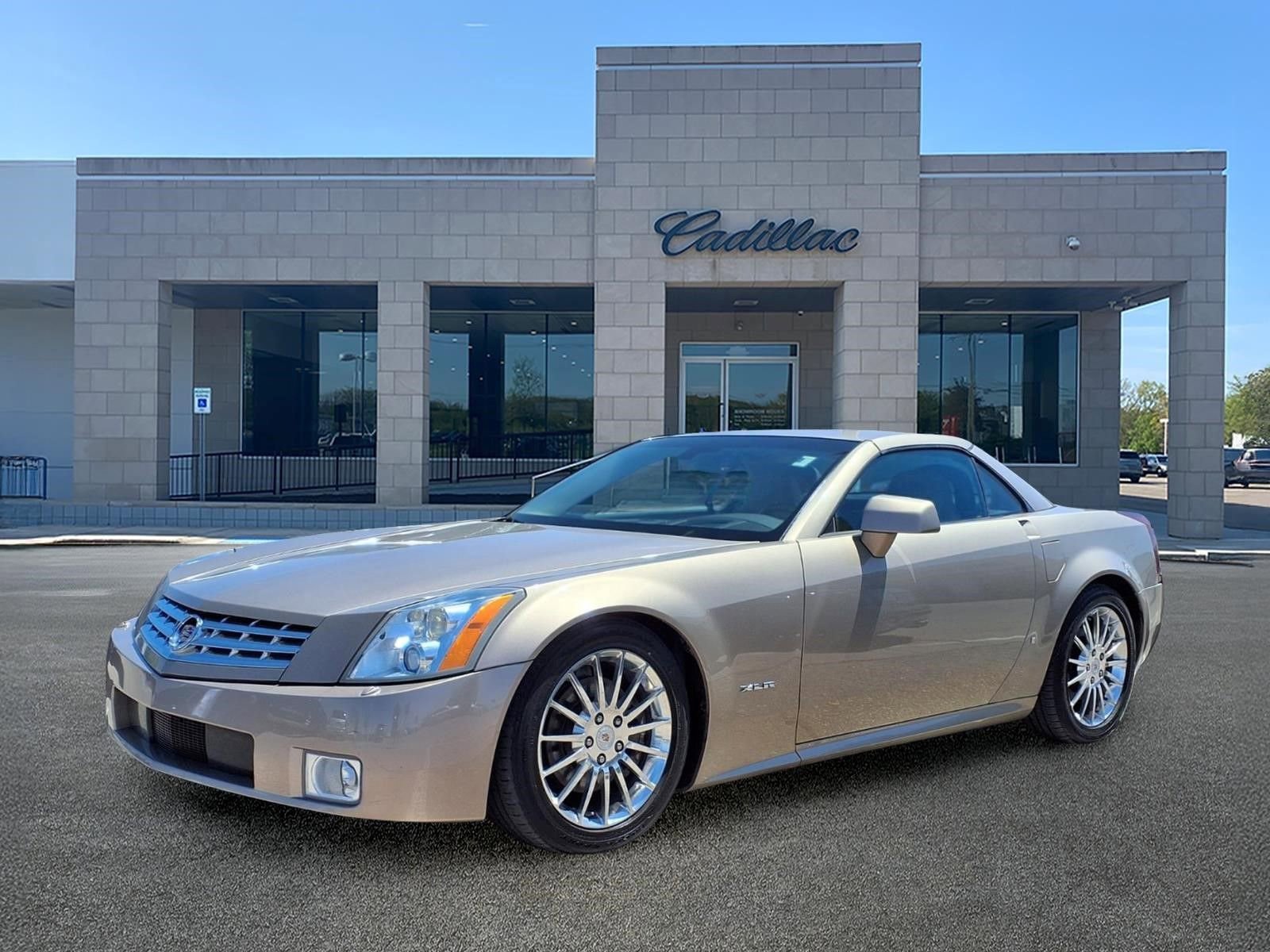 Used 2008 Cadillac XLR RWD video 2