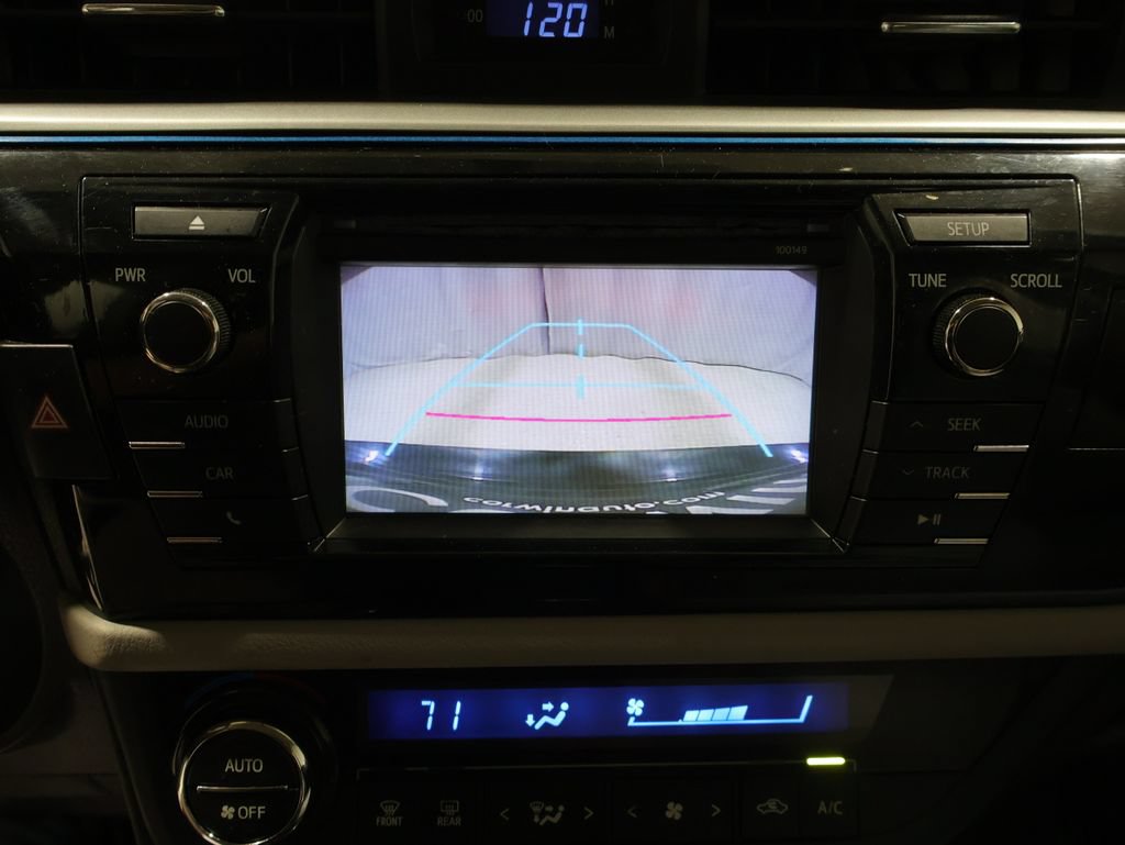 Used 2015 Toyota Corolla LE FWD image 23