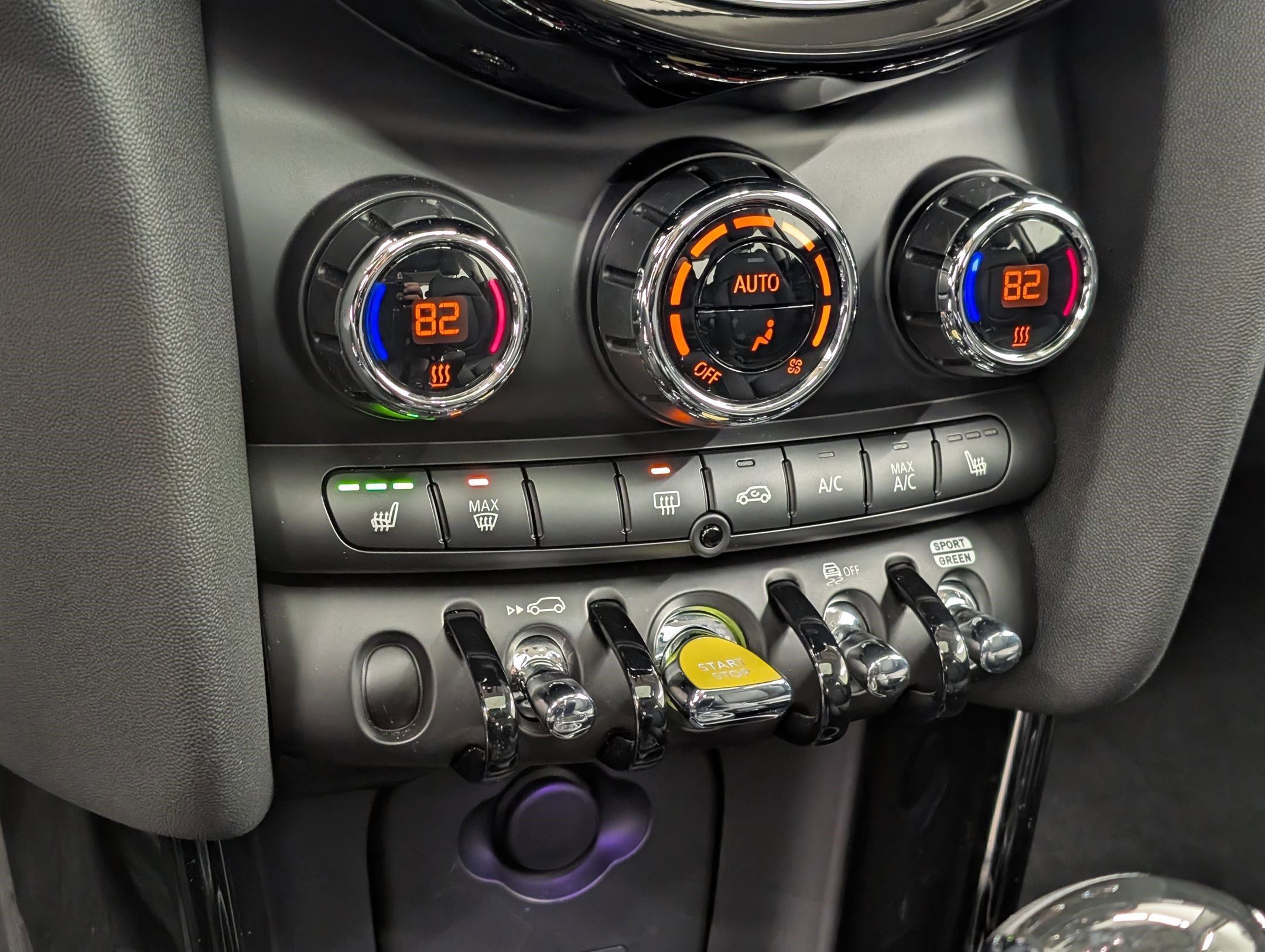 Used 2024 MINI Cooper SE image 18