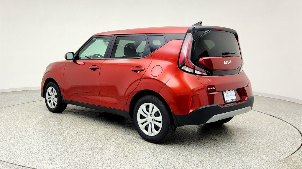Used 2025 Kia Soul LX FWD image 7