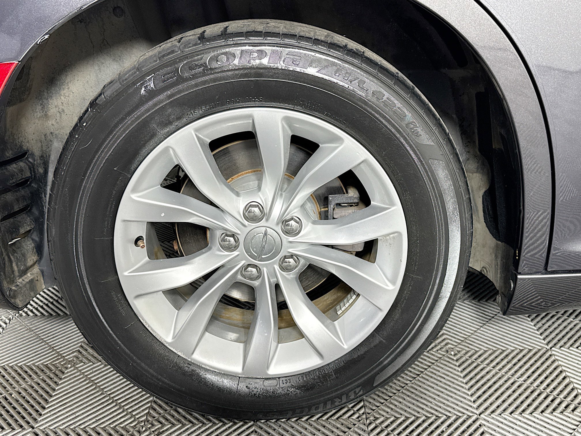 Used 2020 Chrysler 300 Touring RWD image 32