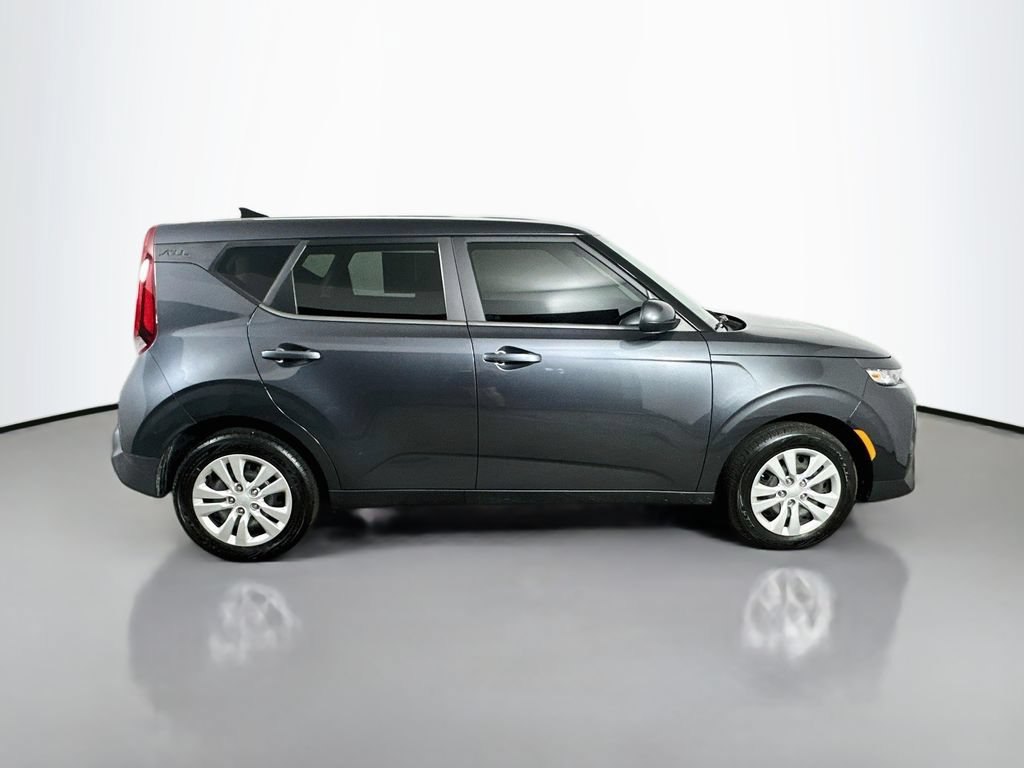 Used 2022 Kia Soul LX FWD image 7