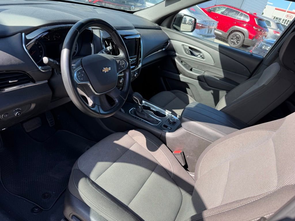Used 2023 Chevrolet Traverse LT image 5