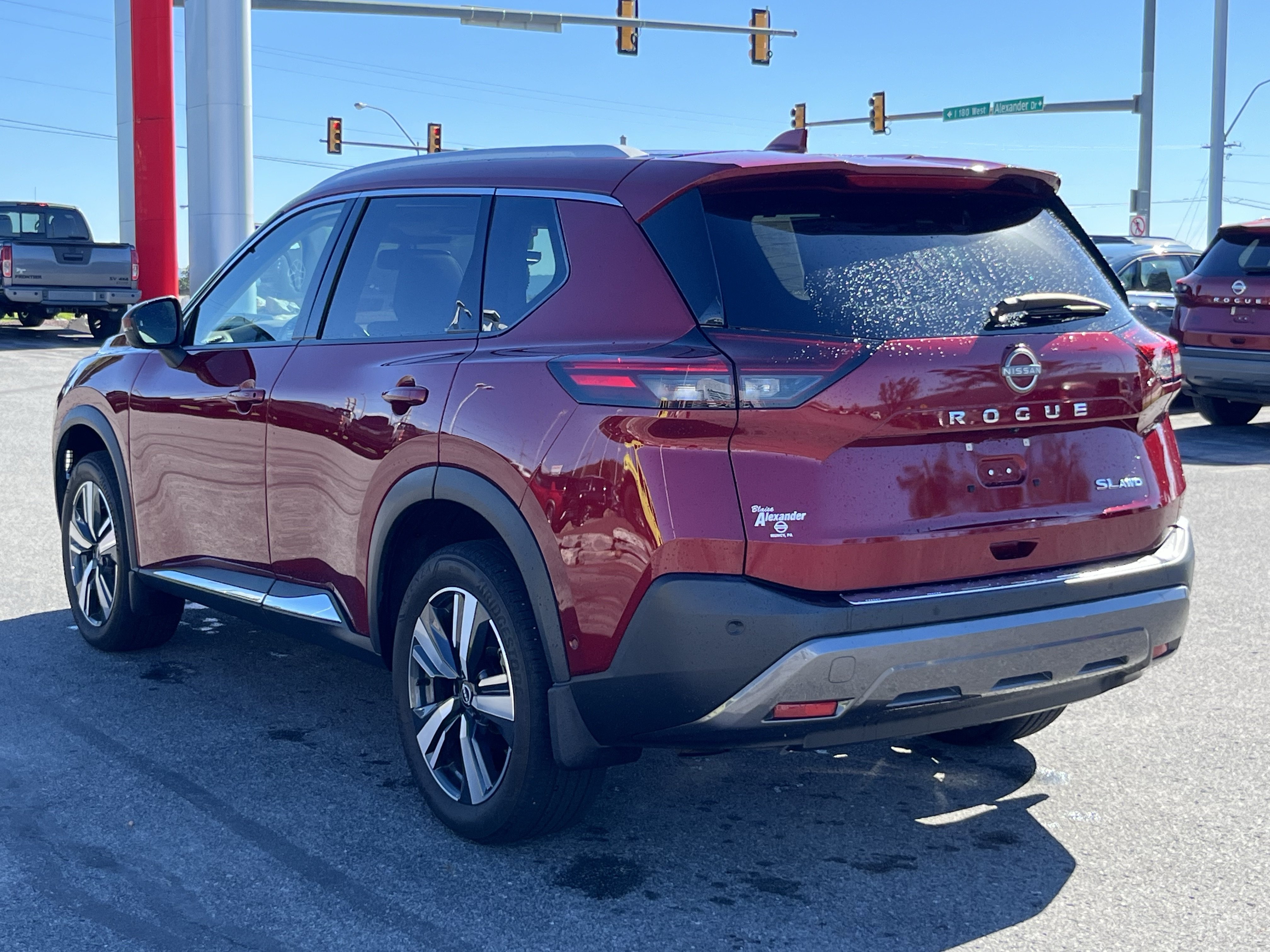 Used 2023 Nissan Rogue SL w/ SL Premium Package AWD/4WD image 14