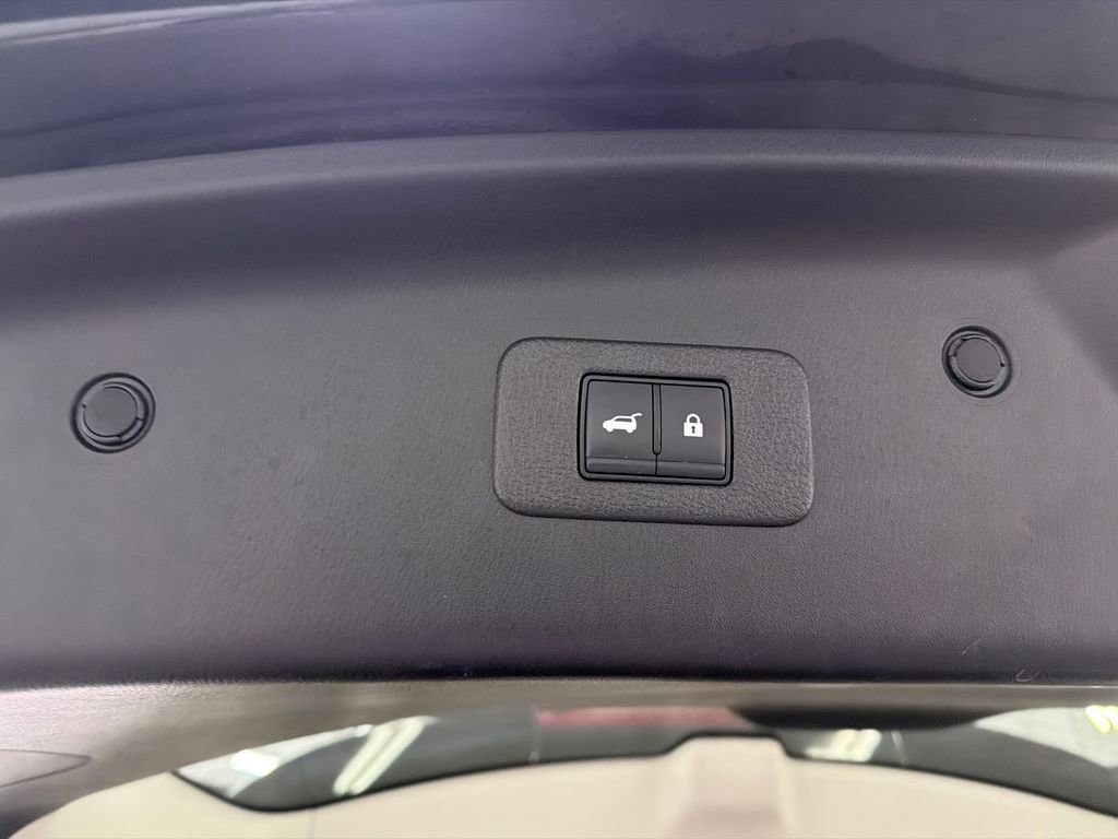 Used 2024 Nissan Armada Platinum w/ Cargo Package image 21