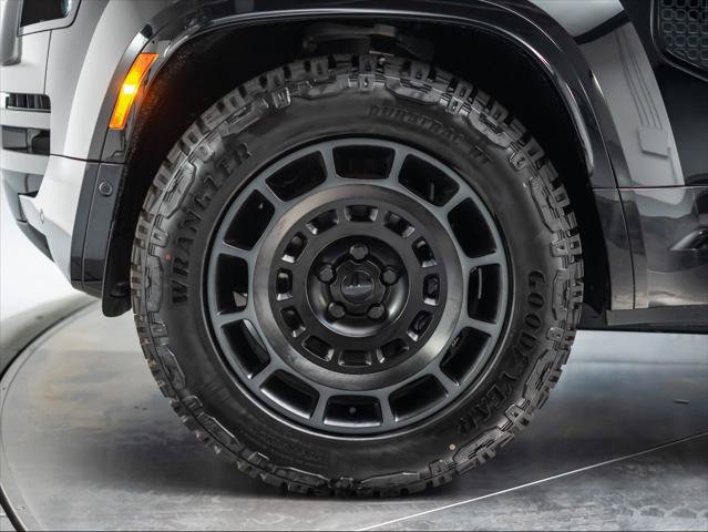 New 2026 Land Rover Defender 110 OCTA AWD/4WD image 10