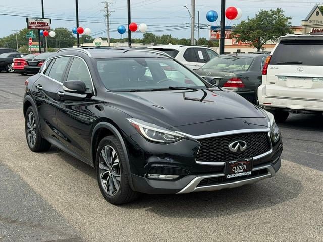 Used 2017 INFINITI QX30 Premium w/ Navigation Package AWD/4WD image 3