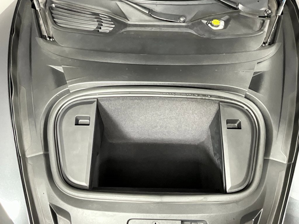 Used 2020 Porsche Taycan Turbo image 30