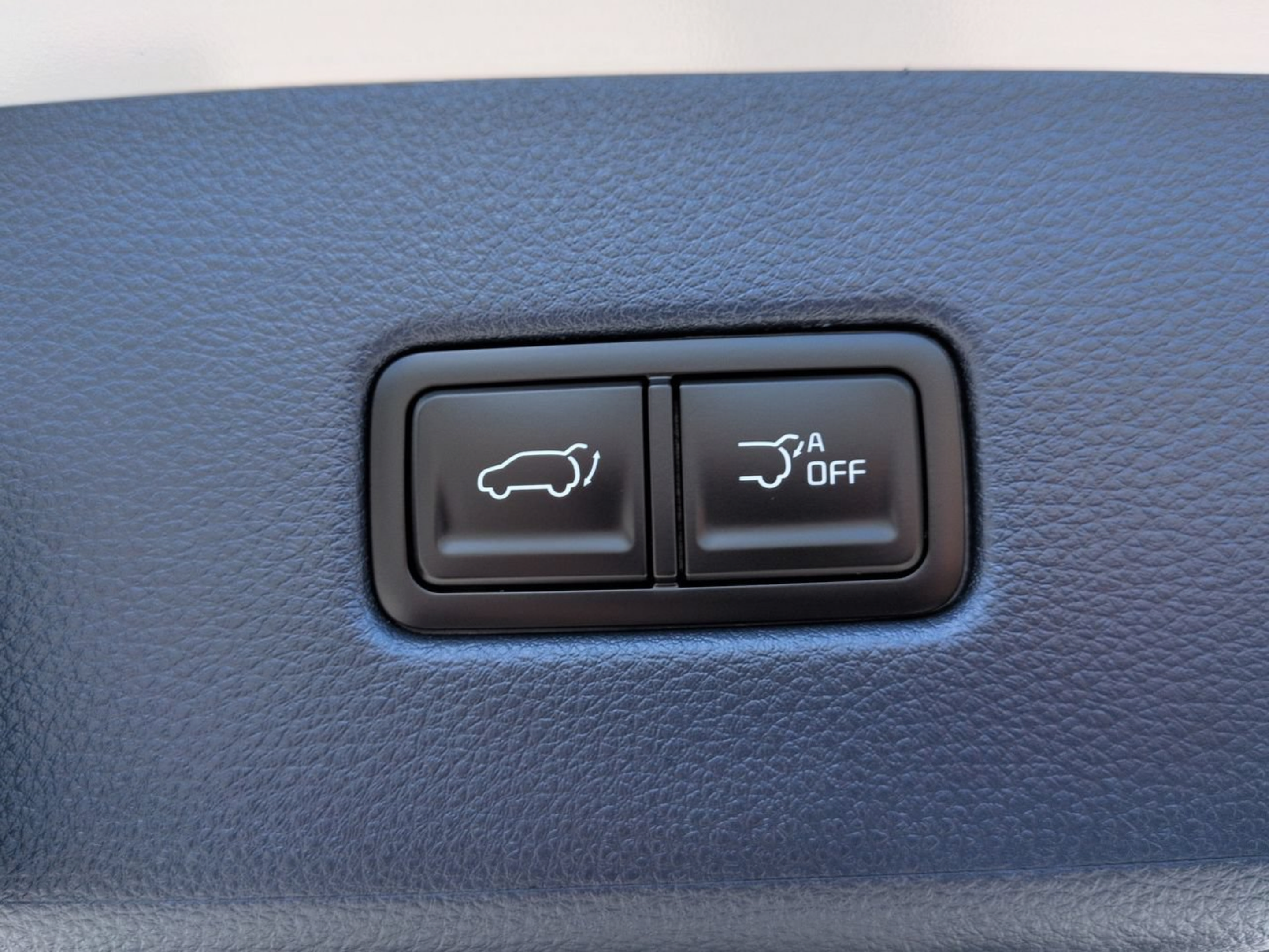 Certified 2026 Kia Carnival SX FWD image 18