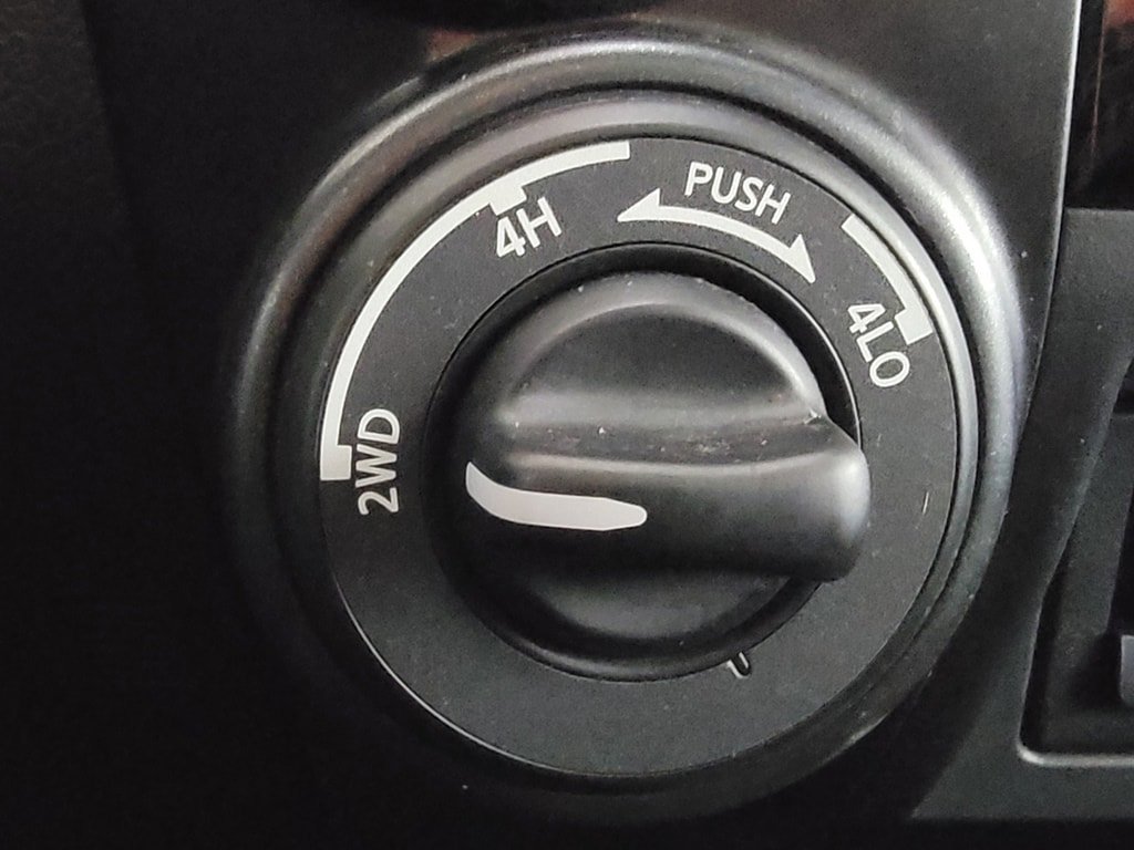 Used 2022 Nissan Titan PRO-4X w/ Pro-4x Convenience Package AWD/4WD image 30