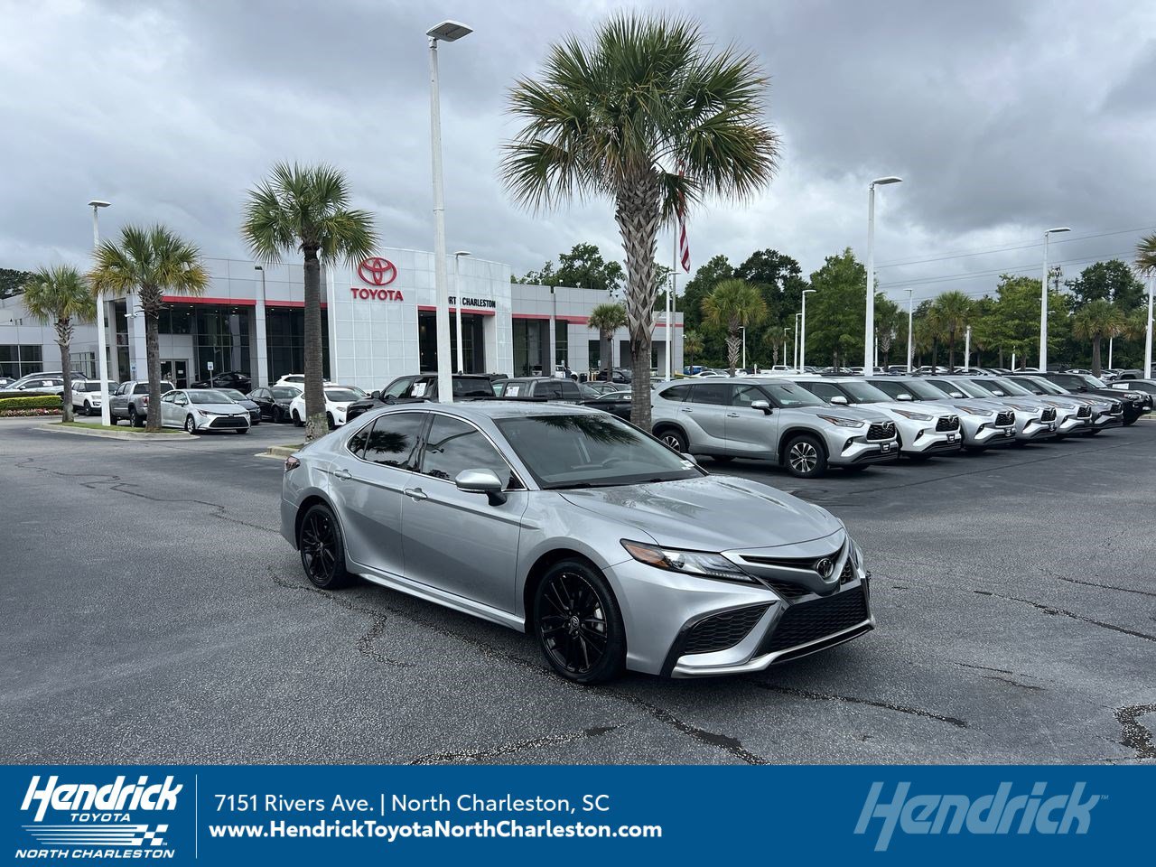 Used 2022 Toyota Camry XSE w/ Carpet Mat Package (TMS) FWD image 1