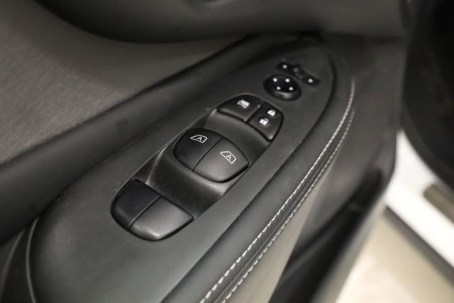 Used 2024 Nissan Murano SV w/ SV Midnight Edition Package image 18