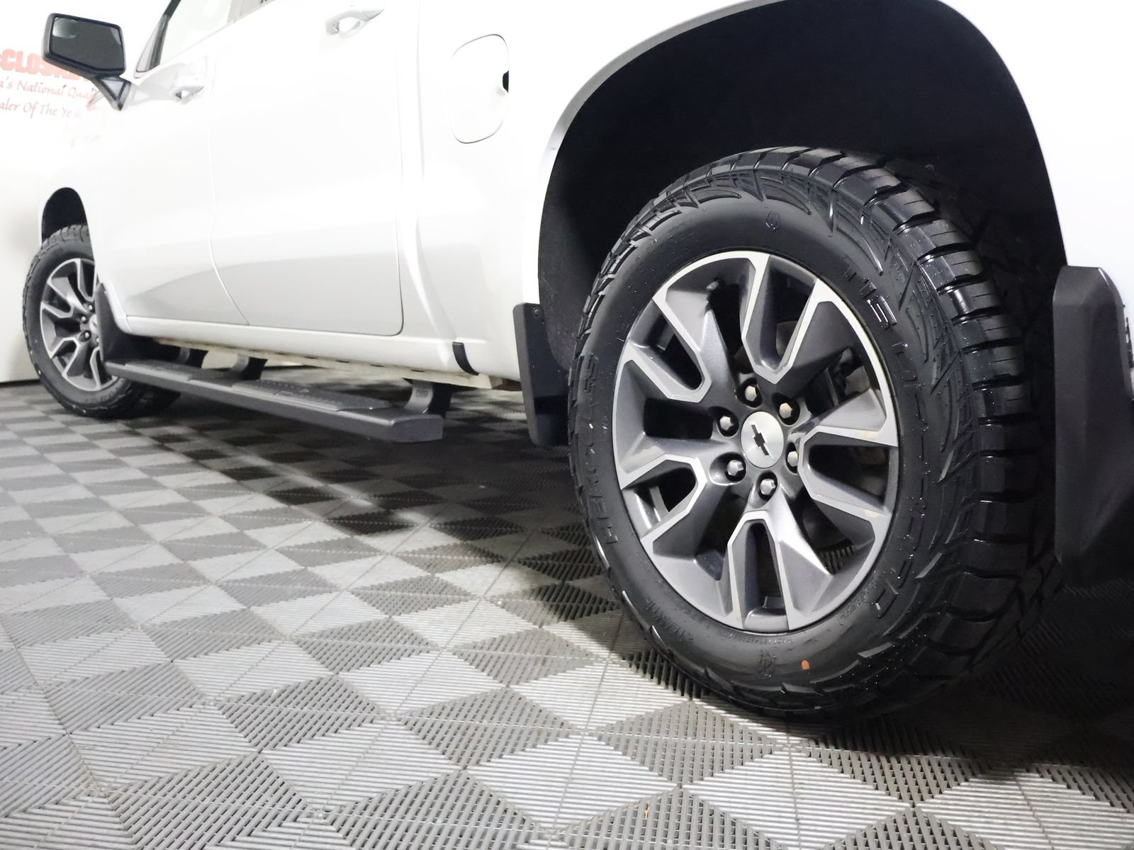 Used 2019 Chevrolet Silverado 1500 RST AWD/4WD image 12