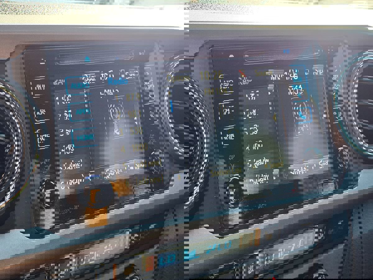 Used 2016 Toyota Tacoma TRD Sport w/ Premium & Technology Package image 36