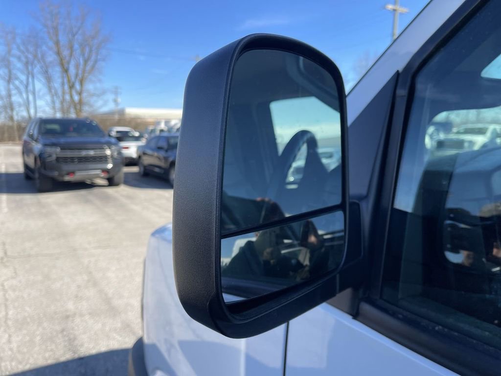 Used 2022 Chevrolet Express 2500 Extended w/ Driver Convenience Package image 4