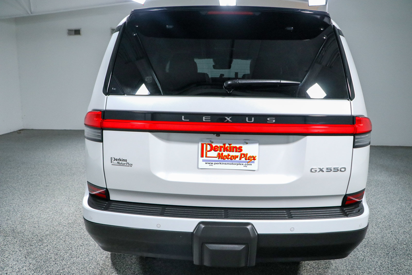 Used 2025 Lexus GX 550 w/ Accessory Package (2T) AWD/4WD image 8