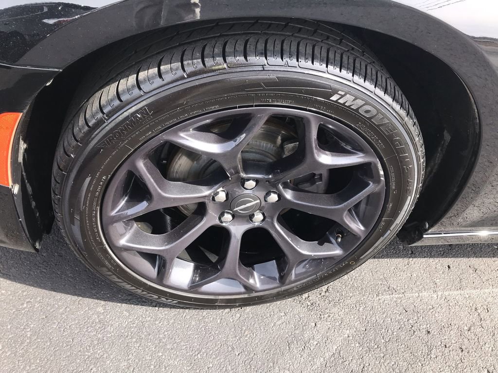 Used 2019 Chrysler 300 S w/ 300S Premium Group 2 image 10