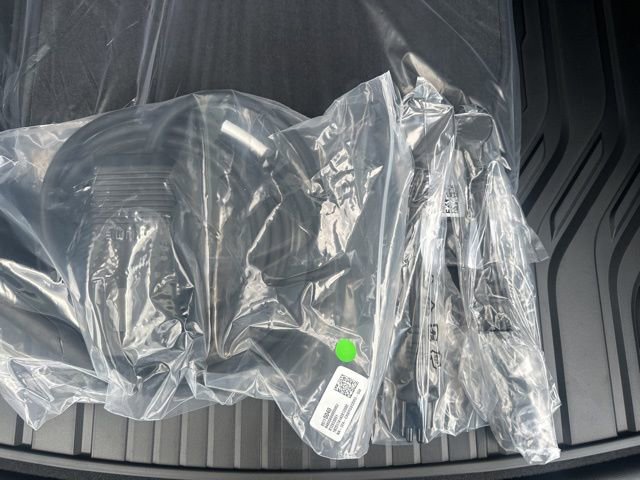 New 2025 Chevrolet Equinox EV RS w/ Convenience Package II FWD image 24