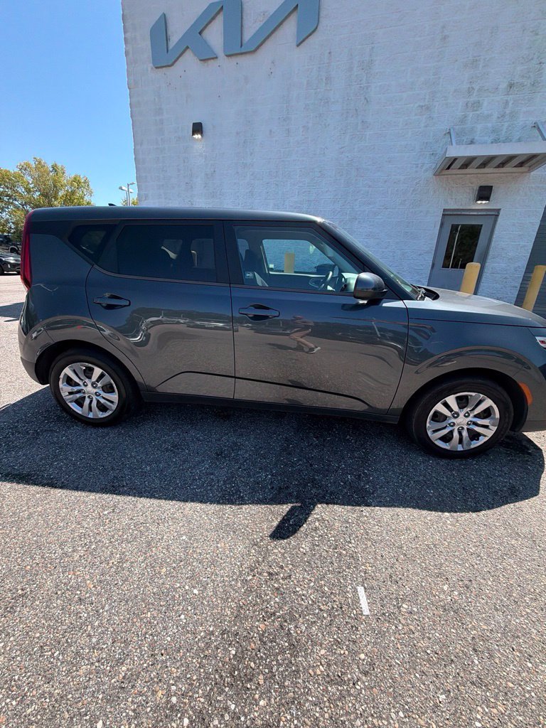 Used 2022 Kia Soul LX FWD image 6