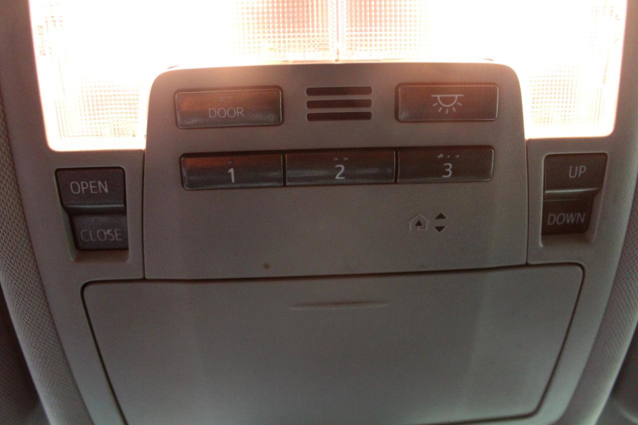 Used 2017 Toyota Highlander Limited Platinum image 13