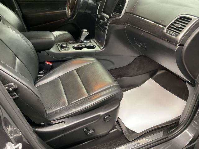 Used 2018 Jeep Grand Cherokee Overland AWD/4WD image 12