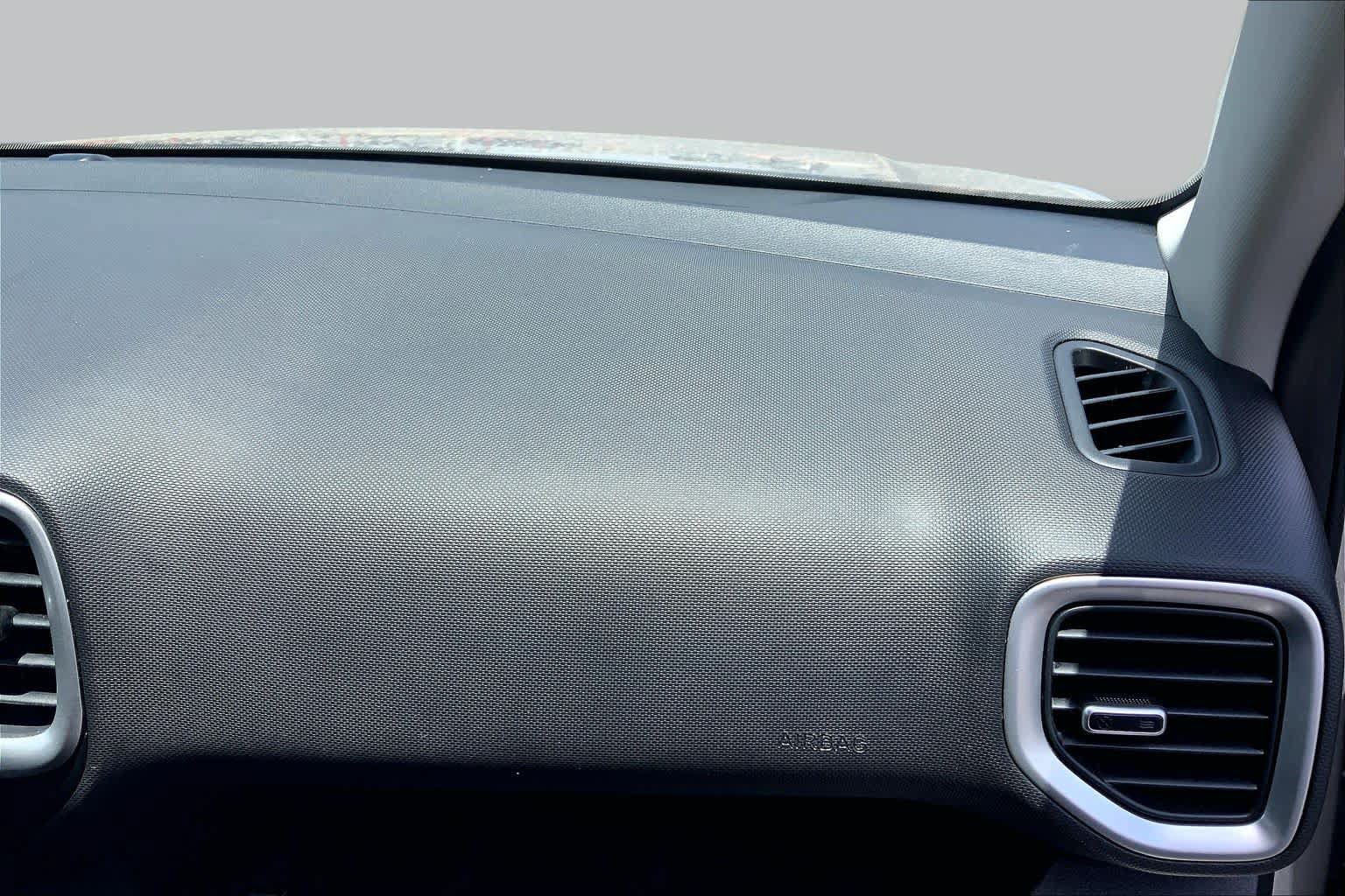 Used 2025 Hyundai Venue SEL FWD image 19