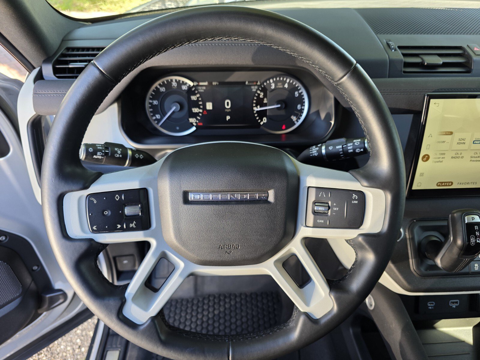 Used 2023 Land Rover Defender 110 X-Dynamic SE AWD/4WD image 18