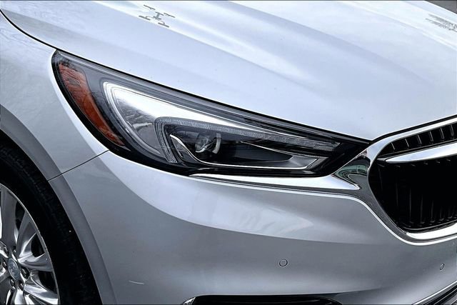 Used 2020 Buick Enclave Premium w/ Sun and Sites Package image 32