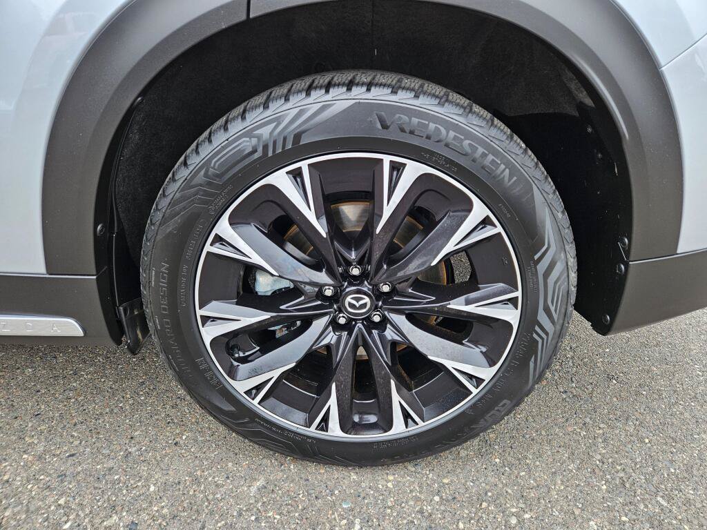 Certified 2024 MAZDA CX-90 Plug-In Hybrid w/ Premium Plus AWD/4WD image 9