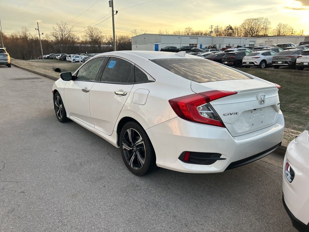 Used 2018 Honda Civic Touring image 6