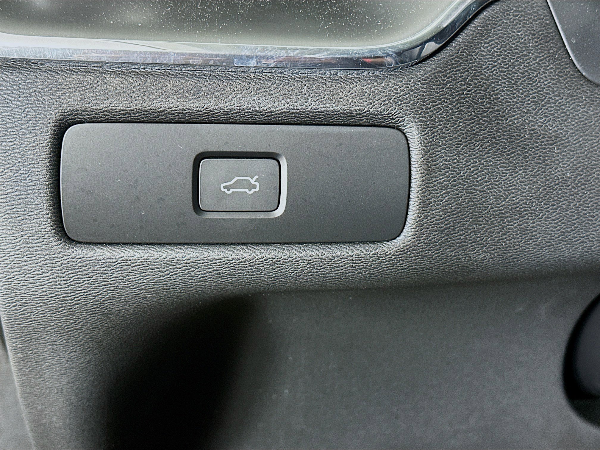 Used 2024 Volvo XC60 B5 Core image 17