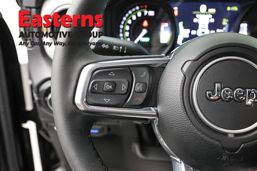 Used 2025 Jeep Wrangler Unlimited Sahara AWD/4WD image 15