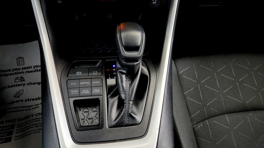 Certified 2025 Toyota RAV4 XLE AWD/4WD image 28