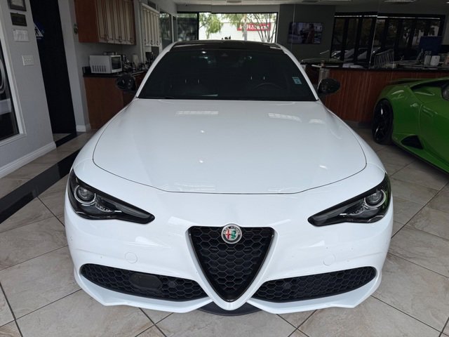 Used 2022 Alfa Romeo Giulia Veloce RWD image 30