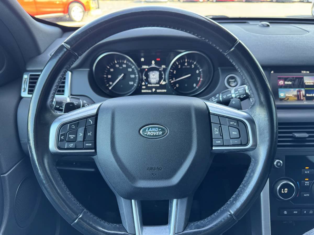 Used 2018 Land Rover Discovery Sport SE AWD/4WD image 42