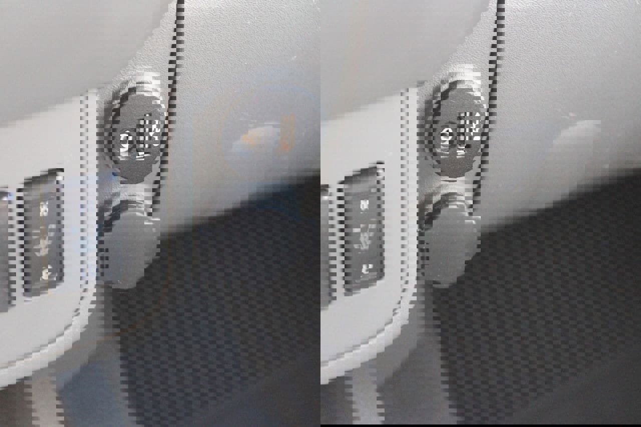 Used 2020 Nissan Frontier SV w/ Midnight Edition Floor Mats image 22