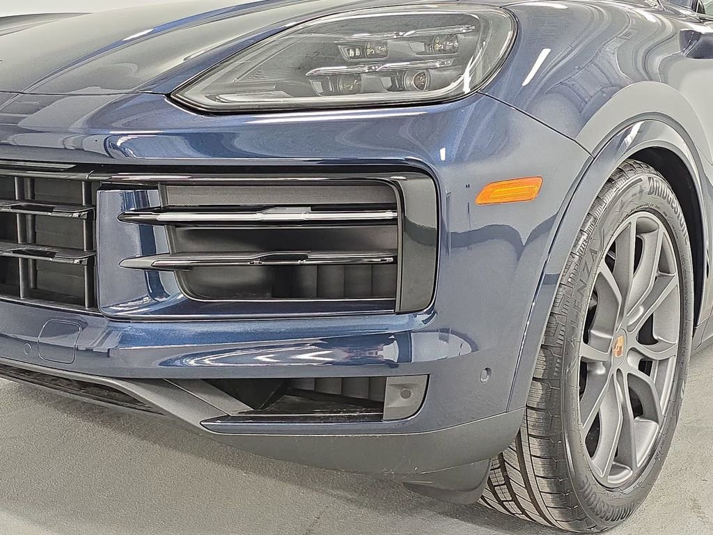 New 2026 Porsche Cayenne Coupe AWD/4WD image 11
