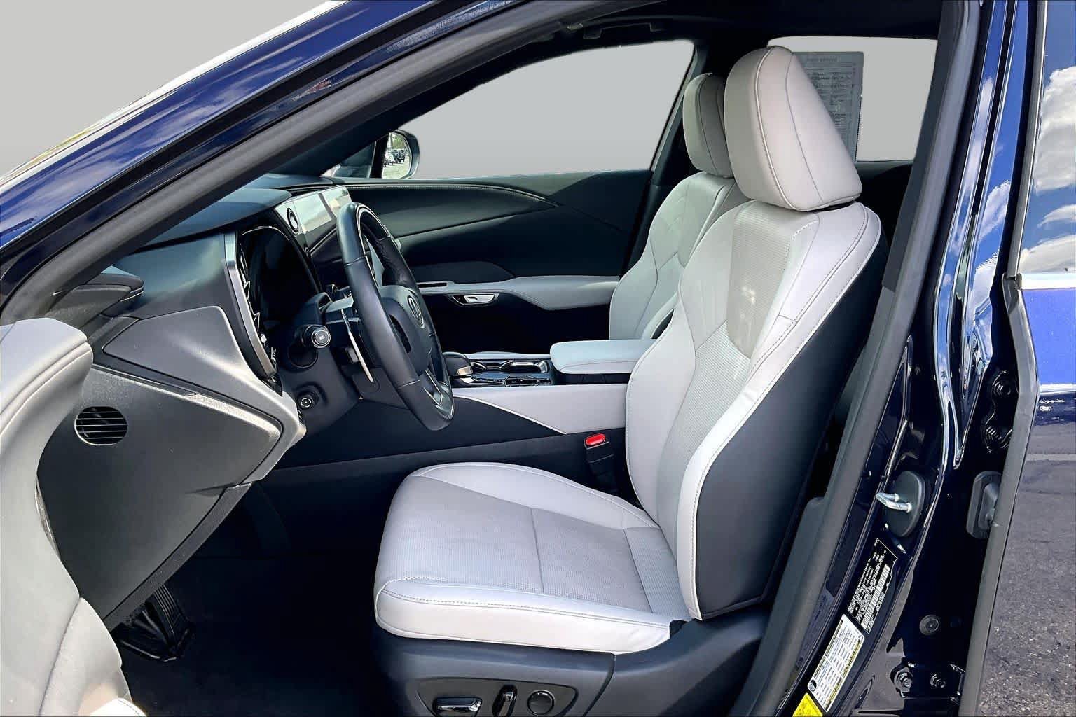 Used 2024 Lexus RX 350 Premium Plus w/ Convenience Package FWD image 7