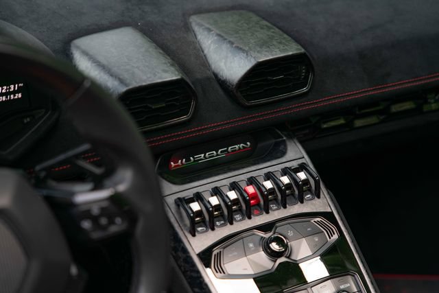 Used 2019 Lamborghini Huracan Performante AWD/4WD image 49