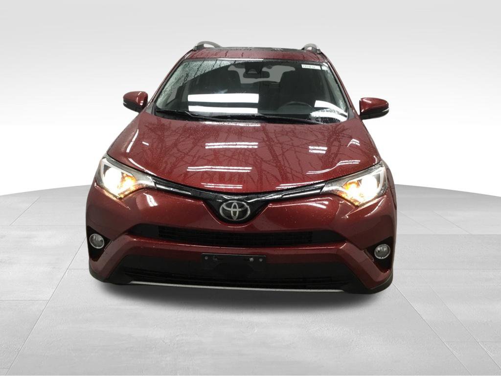 Used 2018 Toyota RAV4 XLE w/ Plus Extra Value Package AWD/4WD image 3
