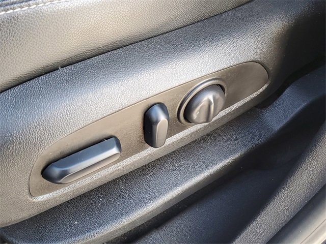 Used 2024 GMC Terrain SLT image 20