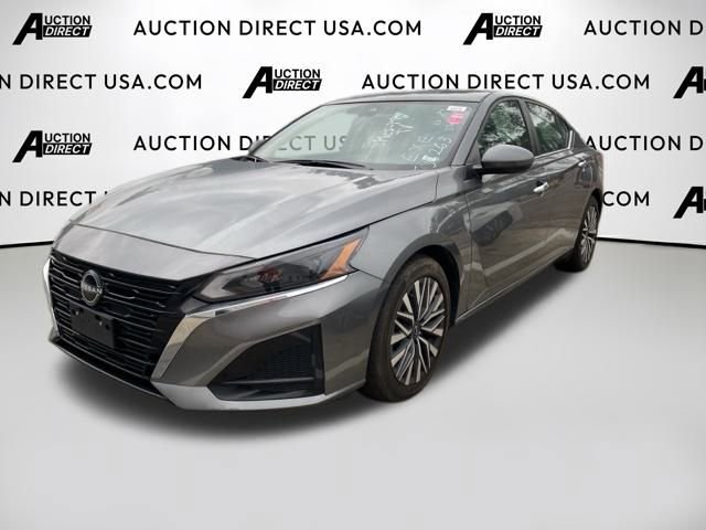 Used 2023 Nissan Altima 2.5 SV image 1