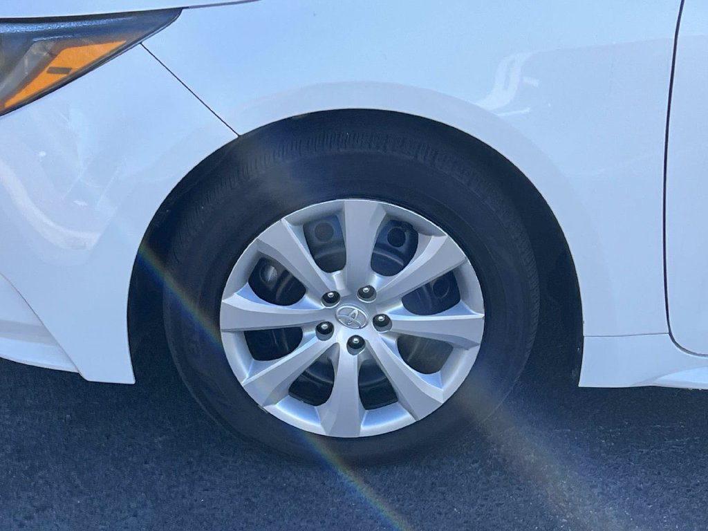 Used 2024 Toyota Corolla LE FWD image 12