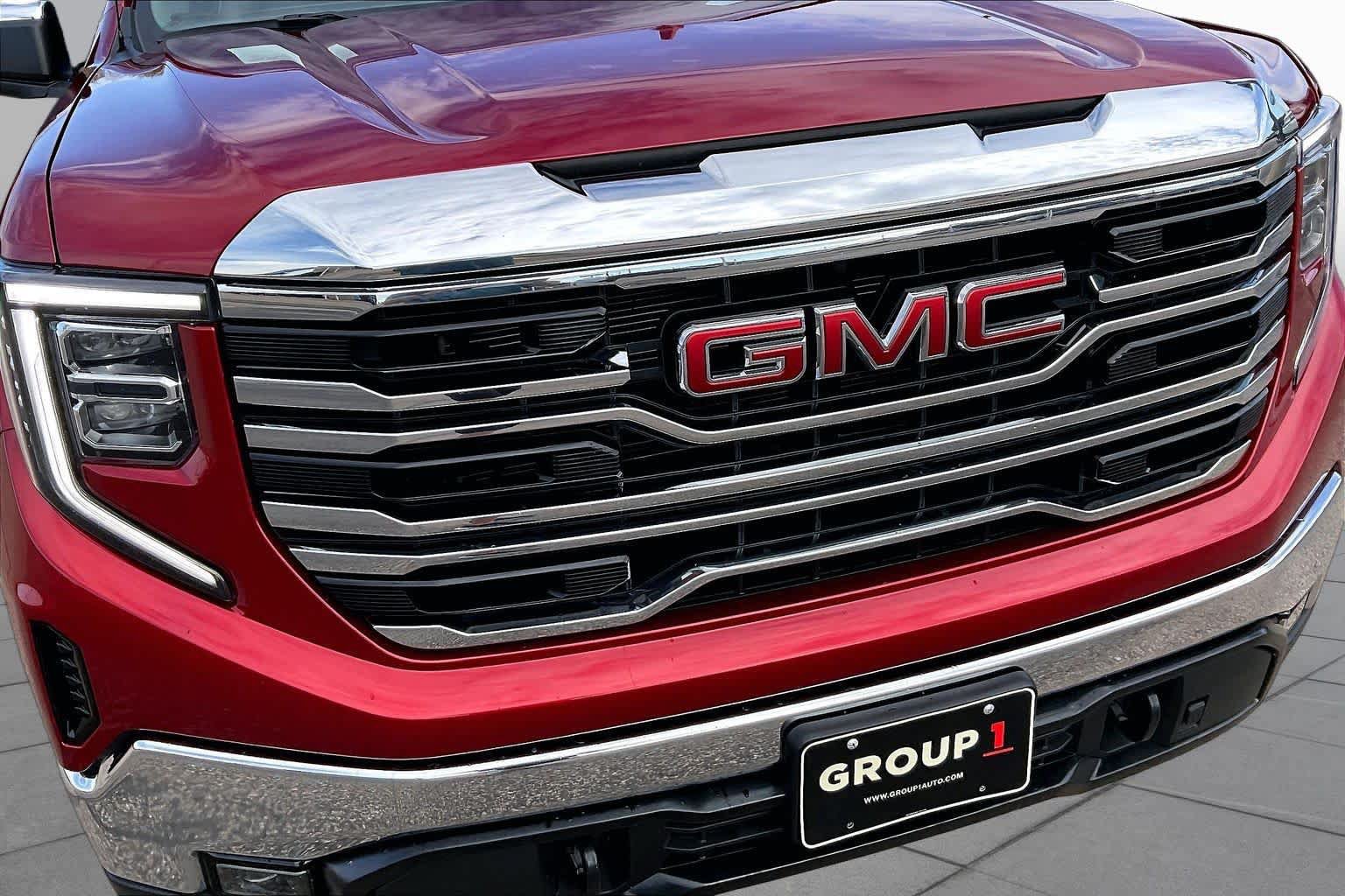 Used 2023 GMC Sierra 1500 SLT AWD/4WD image 29