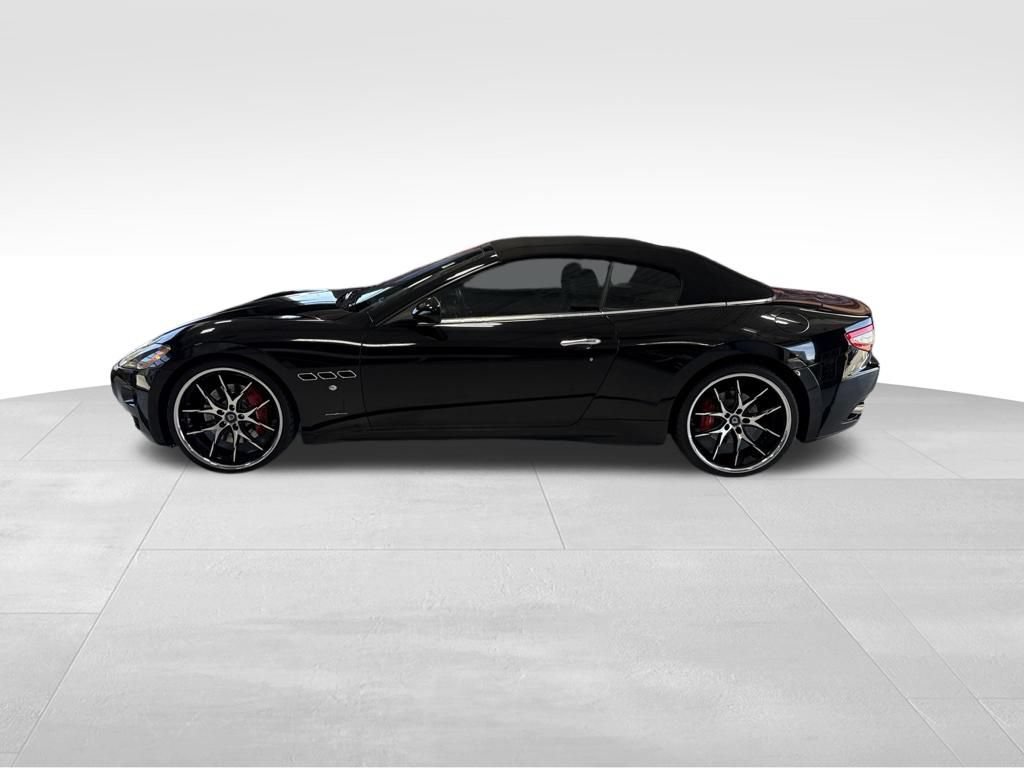 Used 2010 Maserati GranTurismo Convertible RWD image 2