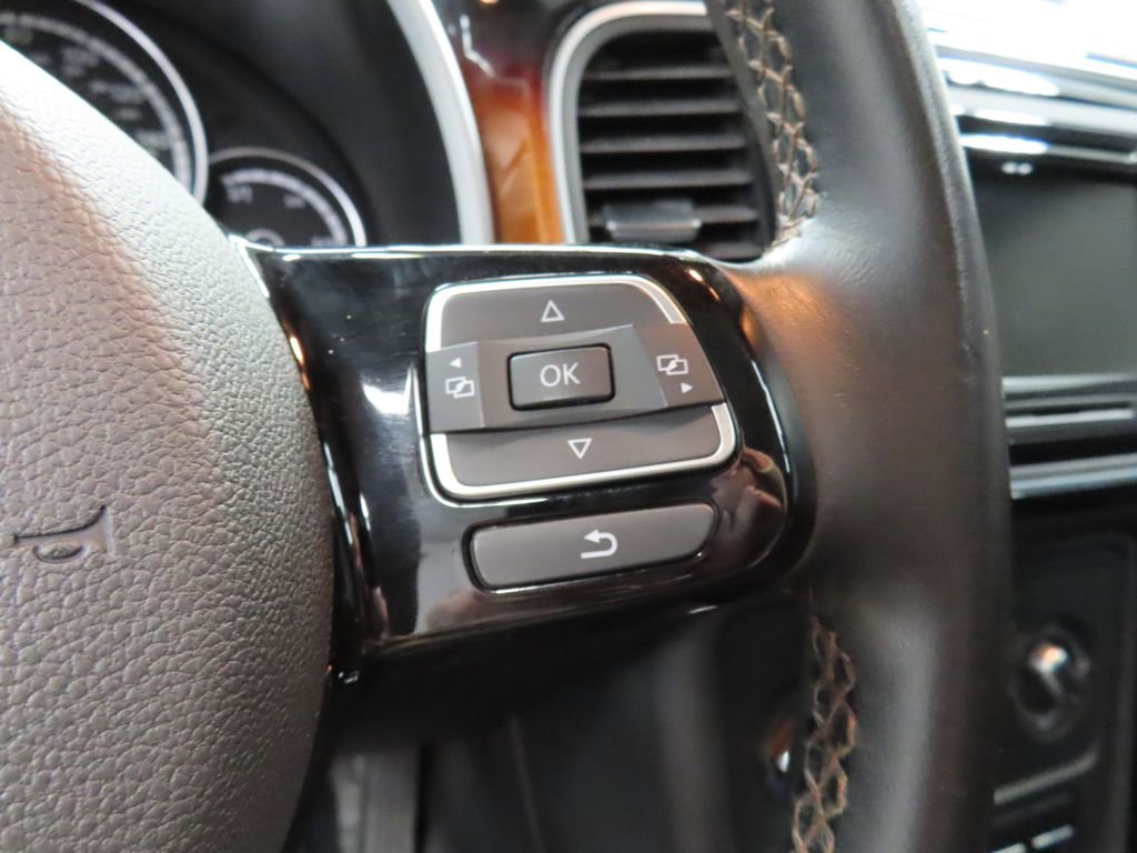 Used 2013 Volkswagen Beetle 2.5 Fender FWD image 43