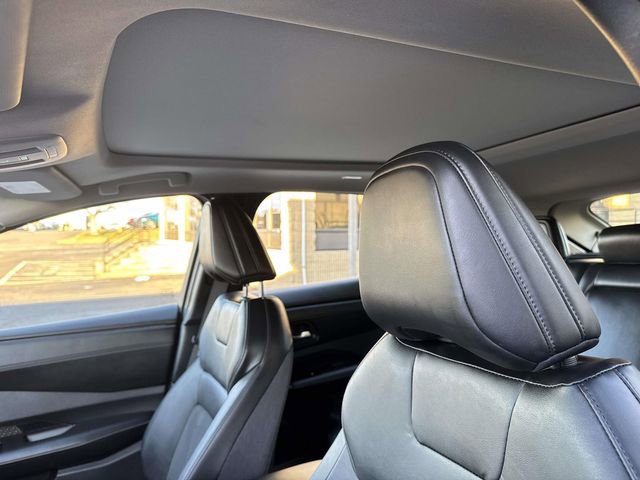 Used 2023 Nissan Ariya AWD image 17