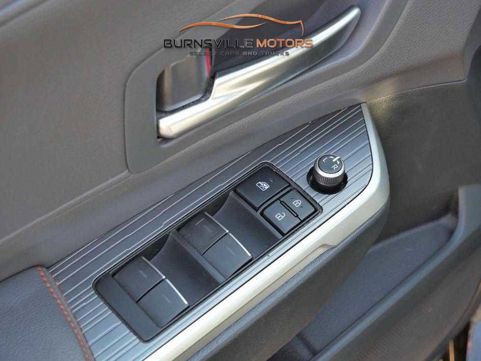 Used 2021 Toyota Sienna XSE image 15