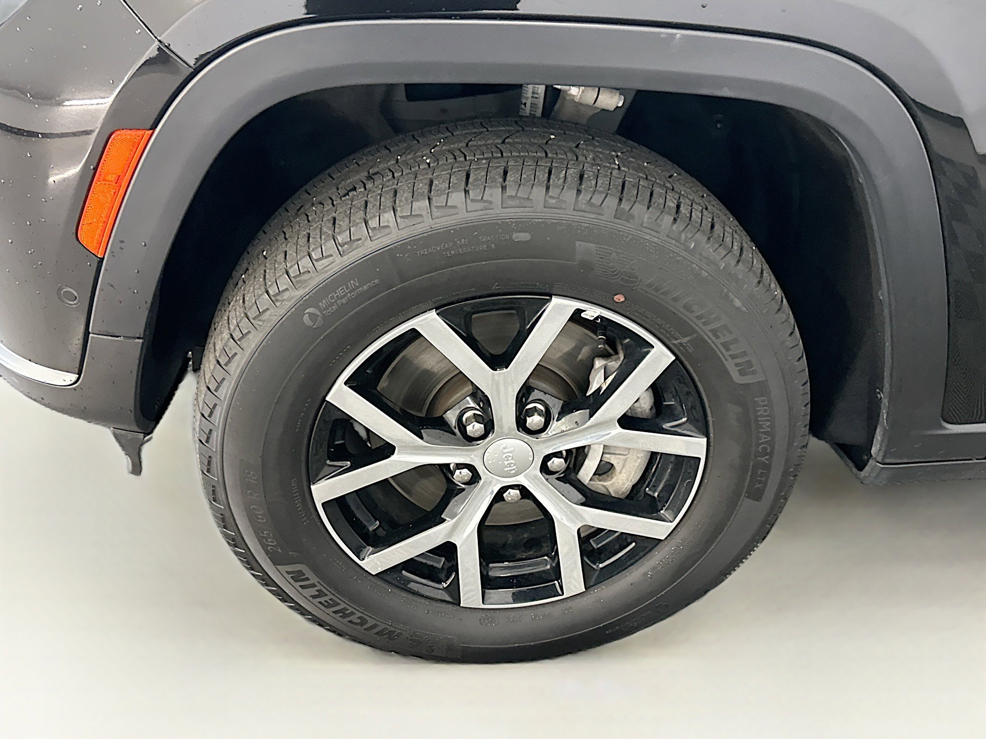 Used 2024 Jeep Grand Cherokee L Limited w/ Luxury Tech Group II image 11