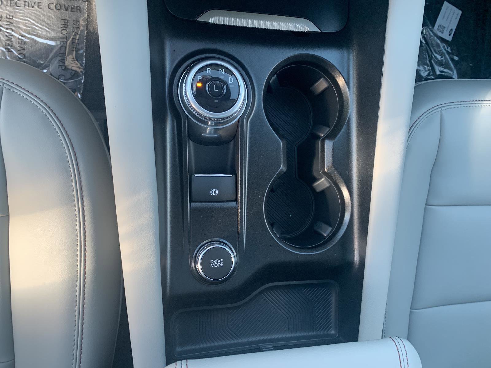 New 2025 Ford Explorer Active w/ Active Comfort Package image 18